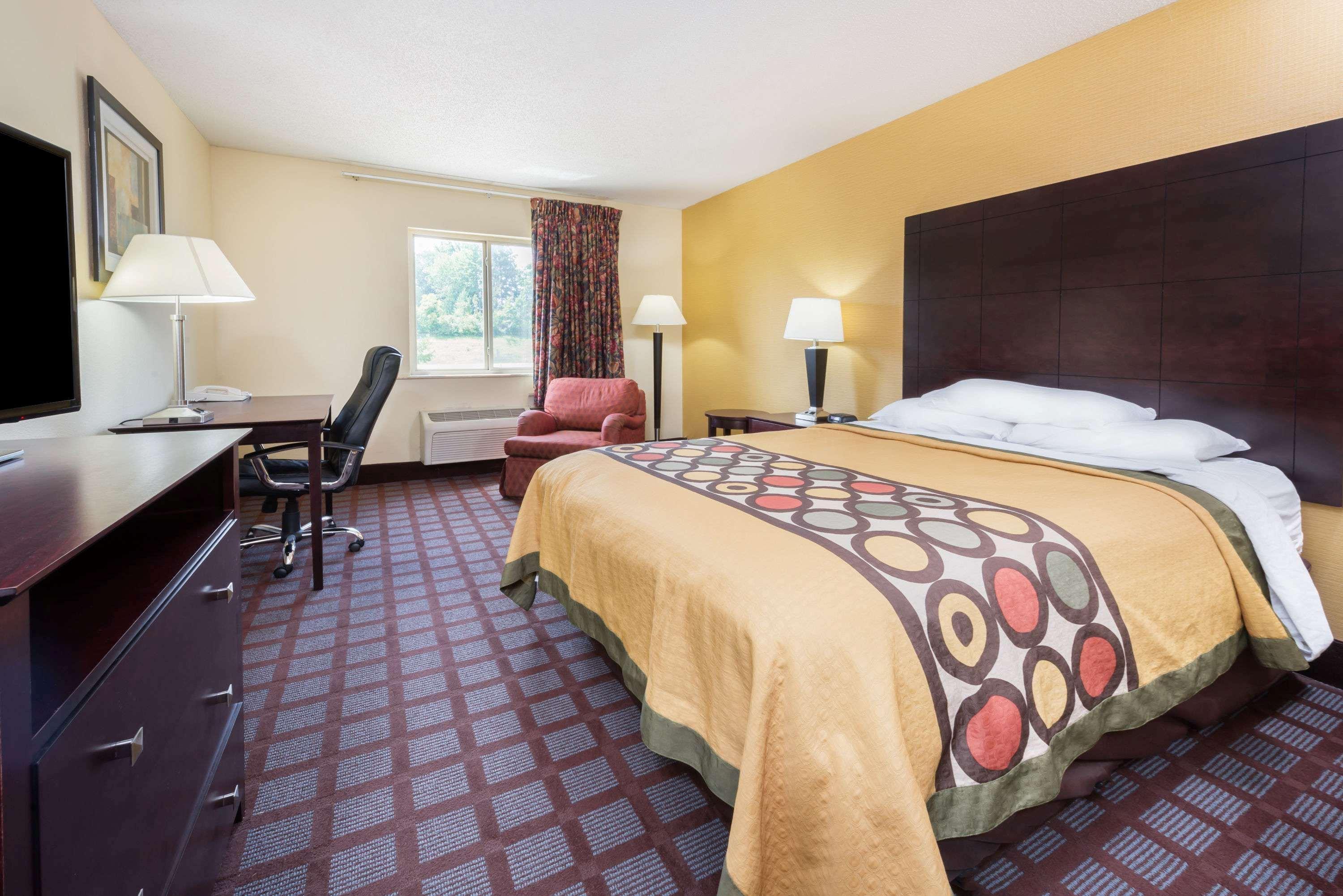 Super 8 By Wyndham Bloomington University Area Extérieur photo