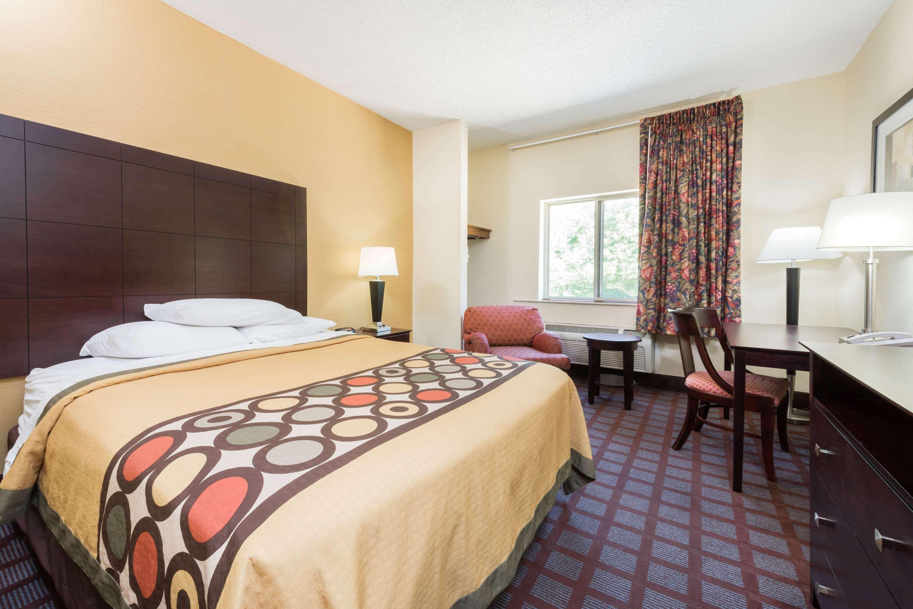 Super 8 By Wyndham Bloomington University Area Extérieur photo