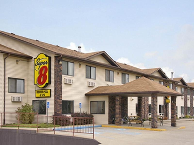 Super 8 By Wyndham Bloomington University Area Extérieur photo