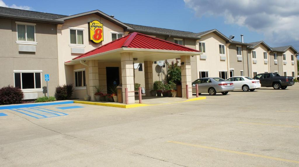 Super 8 By Wyndham Bloomington University Area Extérieur photo